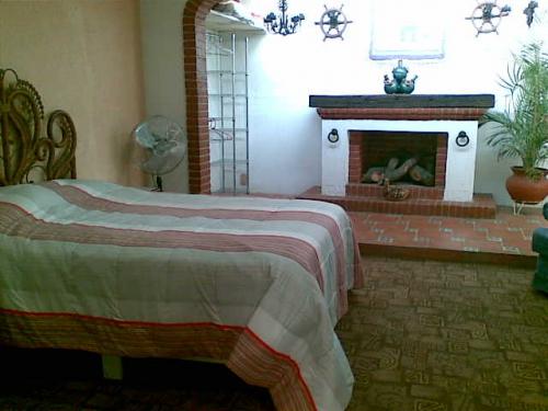 Recámara amueblada desde $ 3,250 mensual cochera internet baño Puebla