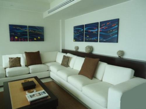 Maravilloso departamento en conjunto las olas.