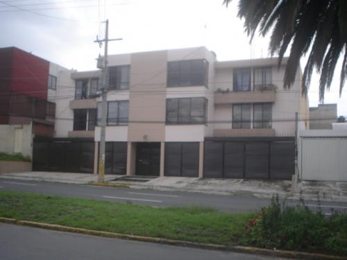 Dpto en renta 2 recámaras cochera cubierta Col La Paz en Puebla