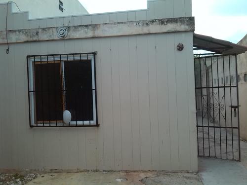 ALQUILO CASA UNA RECAMARA, TOTALMENTE BARDEADA