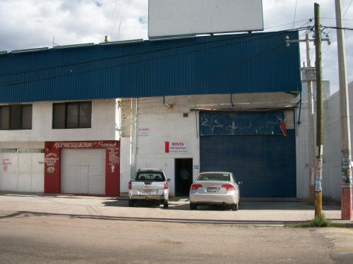 Rento Bodega en avenida Principal 1,250 m2 
