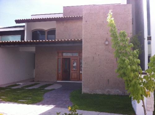 Vendo Casa Nueva 300 m2 terreno 315 m2 construcciòn
