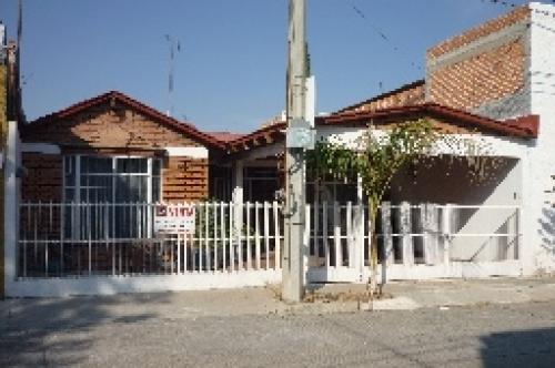 Vendo casa de una Planta en zona centro