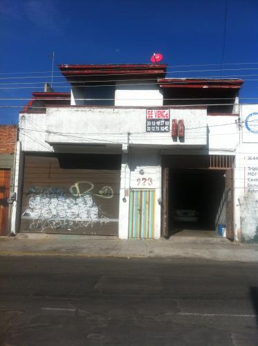 Centro de GDL Casa con Bodega de 400 mts2 en el 