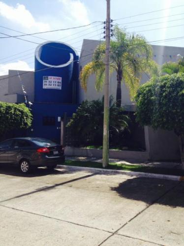 JARDINES DE GUADALUPE, HERMOSA CASA, EXCELENTE UBICACION