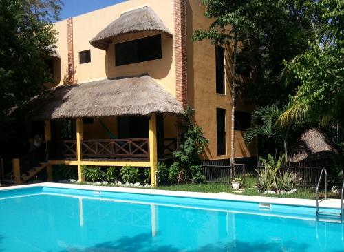 RENTO DEPARTAMENTO DE DOS RECAMARAS CON SOLARIUM Y PISCINA