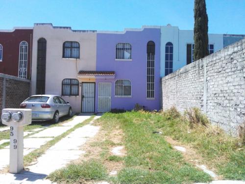 BIPLANTA CON GRANDE JARDIN