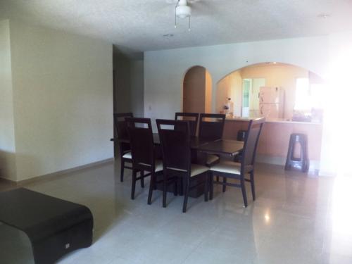 Depa en Acapulco, Rubi Diamante Lakes