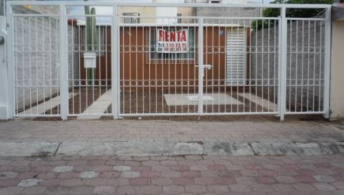 LINDA CASA COMODA SEGURA Y BIEN UBICADA