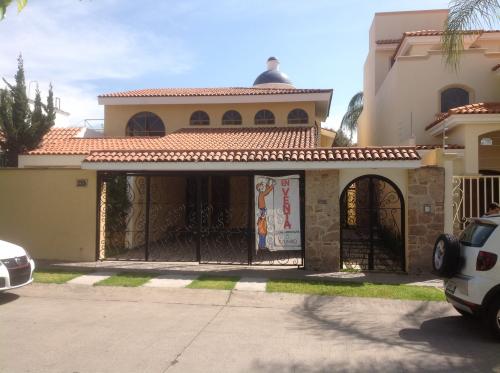 Excelente casa en Ciudad Bugambilias