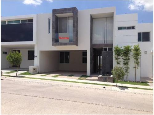 Vendo Casa residencial al Norte 2 plantas terreno adicional 