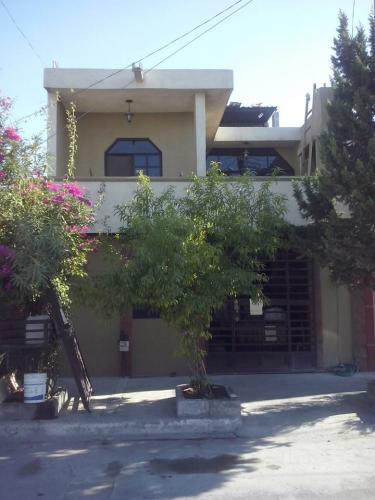 AMPLIA CASA EN EBANOS 6TO SECTOR, APODACA