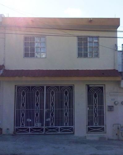 AMPLIA CASA EN RINCÓN DE SAN MIGUEL, APODACA