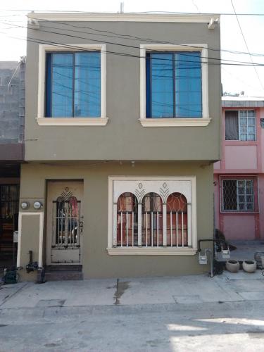 AMPLIA CASA EN HACIENDA EL MEZQUITAL, APODACA