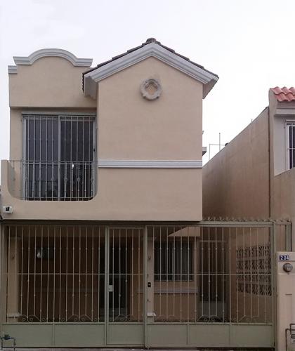 HERMOSA CASA EN PRIVADAS DE SANTA ROSA, APODACA