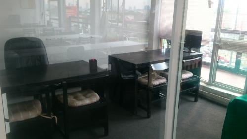 Sala multiusos en renta por hora. Oficina, sala de juntas, cursos