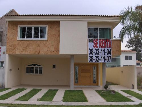 BONITA CASA EN CONDOMINIO SANTA CATALINA