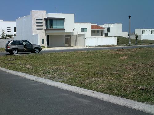 TERRENO EN LOMAS RESIDENCIAL.