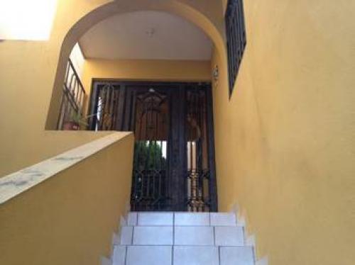 CASA BOSQUES DE LA PASTORA. EXCELENTE OPORTUNIDAD