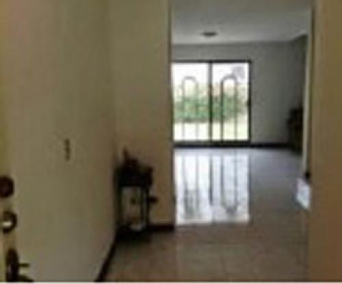 CASA COLONIA LA PRIMAVERA EN MONETERREY. MUY AMPLIA Y DE OPORTUNIDAD