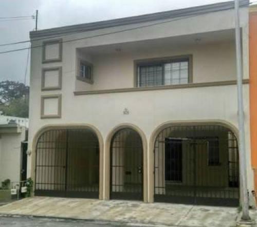 CASA VALLE DEL CONTRY EN GUADALUPE DE $2´250,000 OPORTUNIDAD