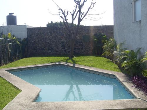 CASA A UNA CUADRA DE GALERAS CUERNAVACA