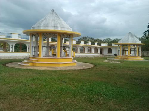 PRECIOSA FINCA A 5 MINUTOS DEL CENTRO HIDTORICO DE LA CD. DE CAMPECHE