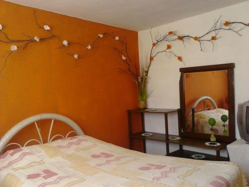 Habitación amueblada $ 2,800 mensual para ejecutivo cochera internet Puebla