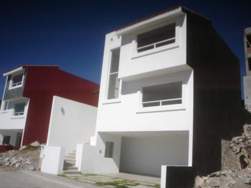 Casa 3 niveles 174 m2 Britania La Calera acepto Fovissste