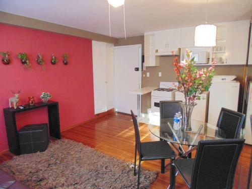 Departamento amueblado con cocina y frigobar