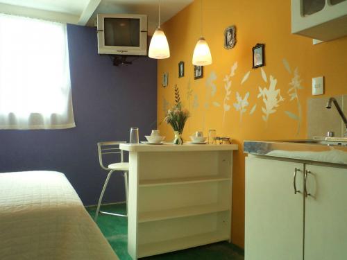 Habitaciones amuebladas zona sur renta por noche, día o mes.Sin Aval