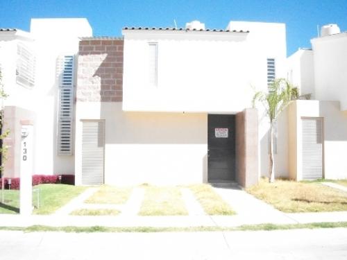 RENTO CASA NUEVA 2 PLANTAS AL SUR EQUIPADA