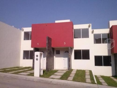 EXCELENTES RESIDENCIAS EN ZONA PRIVADA JUNTO A CLUB DE GOLF