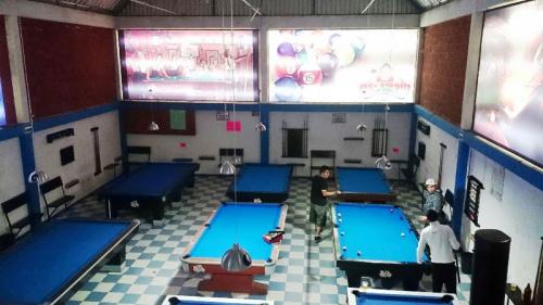 Se vende negocio de billar completo con licencias y equipo