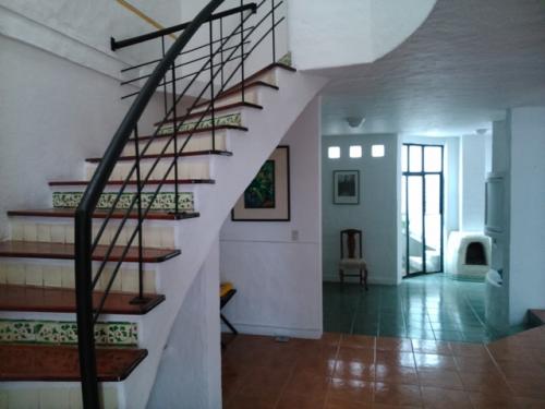 Casa estilo Mediterráneo, 3 recamaras, lomas de Vista Bella