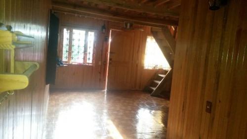 Preciosa cabaña en Morelia, barda, portón, malla, alarma etc.