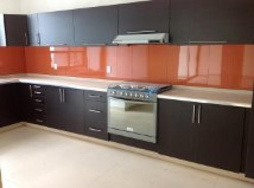 Residencia por Altozano 350 mts. de construcción 