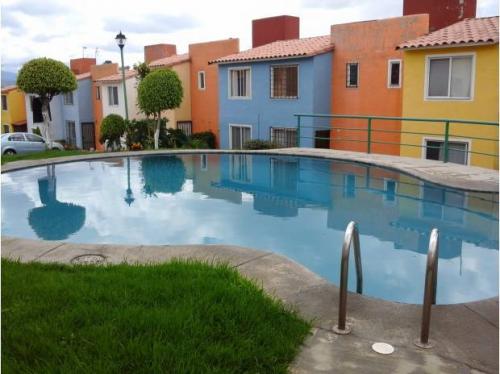 VENTA CASA EN CONDOMINIO CON ALBERCA EN CUERNAVACA