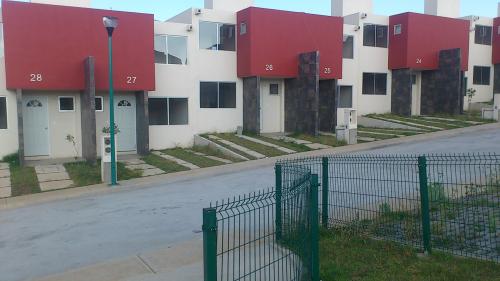 CASAS EN EXCLUSIVA ZONA 