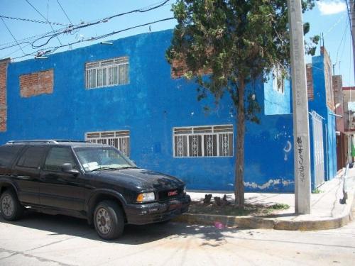  VENDO CASA A 5 MINUTOS DEL CENTRO PARA INVERSIONISTA