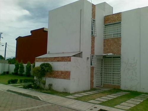 Casa en renta 2 recámaras cochera Fracc Jardines en Puebla