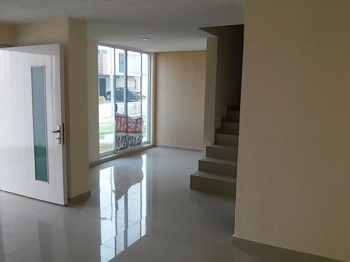 CASA NUEVA EN RENTA $ 11,500.00,  COTO LA RIOJA  3 RECAMARAS