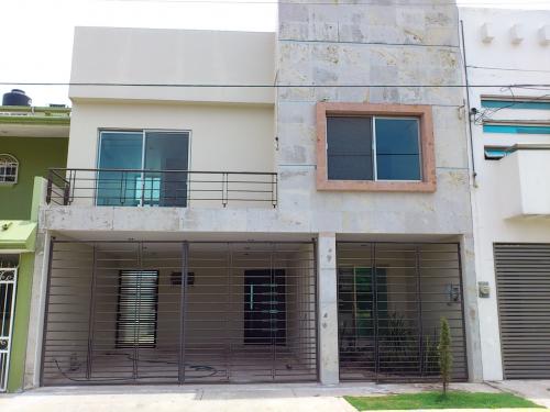 CASA EN VENTA CASA EN PRIVADA RESIDENCIAL “REAL DEL ANGEL” JACARANDA.
