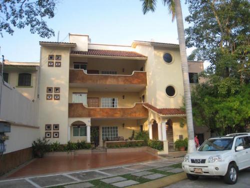 DEPARTAMENTO AMUEBLADO EN RENTA  PRIVADA RESIDENCIAL “FRAMBOYANES” 