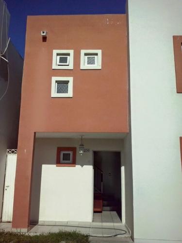 FABULOSA CASA EN RENTA