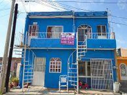 PRECIOSA Y AMPLIA CASA