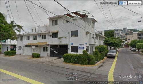 A UNA CUADRA DE LA COSTERA ALEMAN