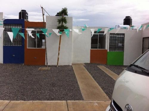 VENDO CASA NUEVA ECONÓMICA AL ORIENTE