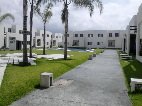 CASA NUEVA CON ALBERCA