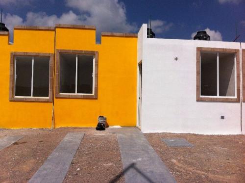 VENDO CASA NUEVA EN LOMAS DEL SOL AL SUR